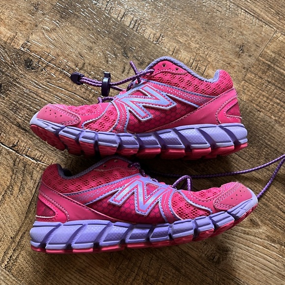 Toddler New Balance Runners - No Laces, No Velcro - Picture 6 of 6